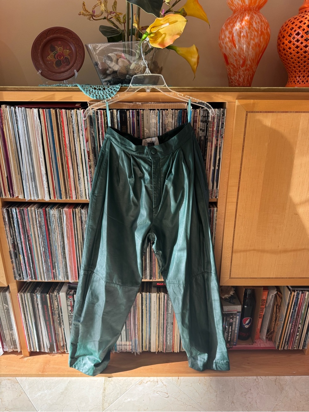 PRICE DROP: VTG 80s/90s, CEDARS, 8, lined pleated, baggy EMERALD GREEN LEATHER